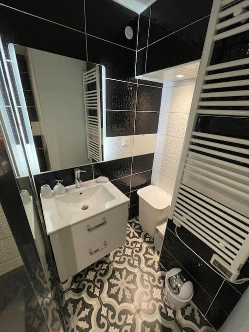Le Sunny-Hyper Centre -Proche Gare - Paisible -Wifi Hd -Netflix-Ideal Couple Business Et Famille Ньор Экстерьер фото